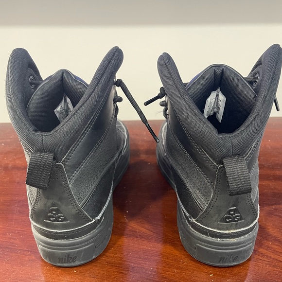 Nike black wood side 2 High boots size 4.5 - Picture 3 of 5